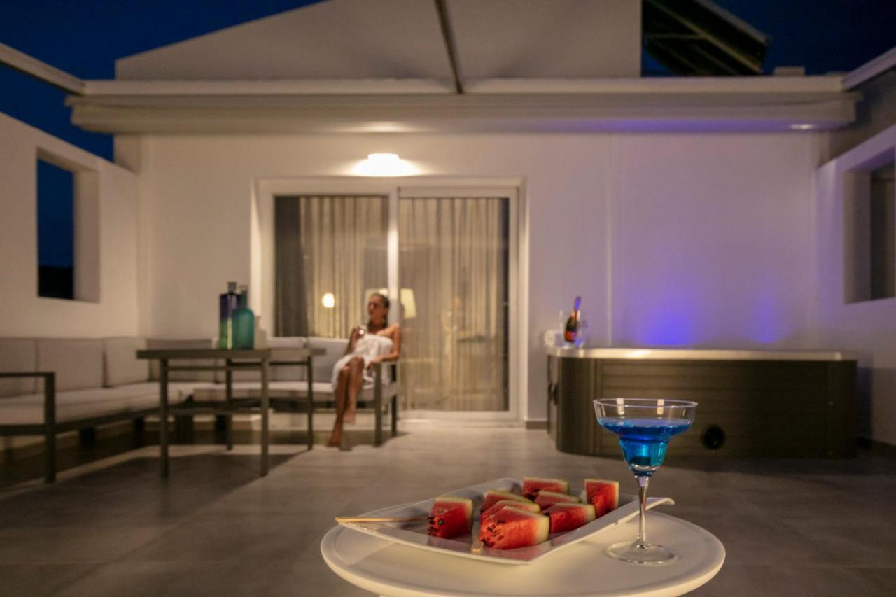 Mr & Mrs K Bianco Hotell Potos Exteriör bild
